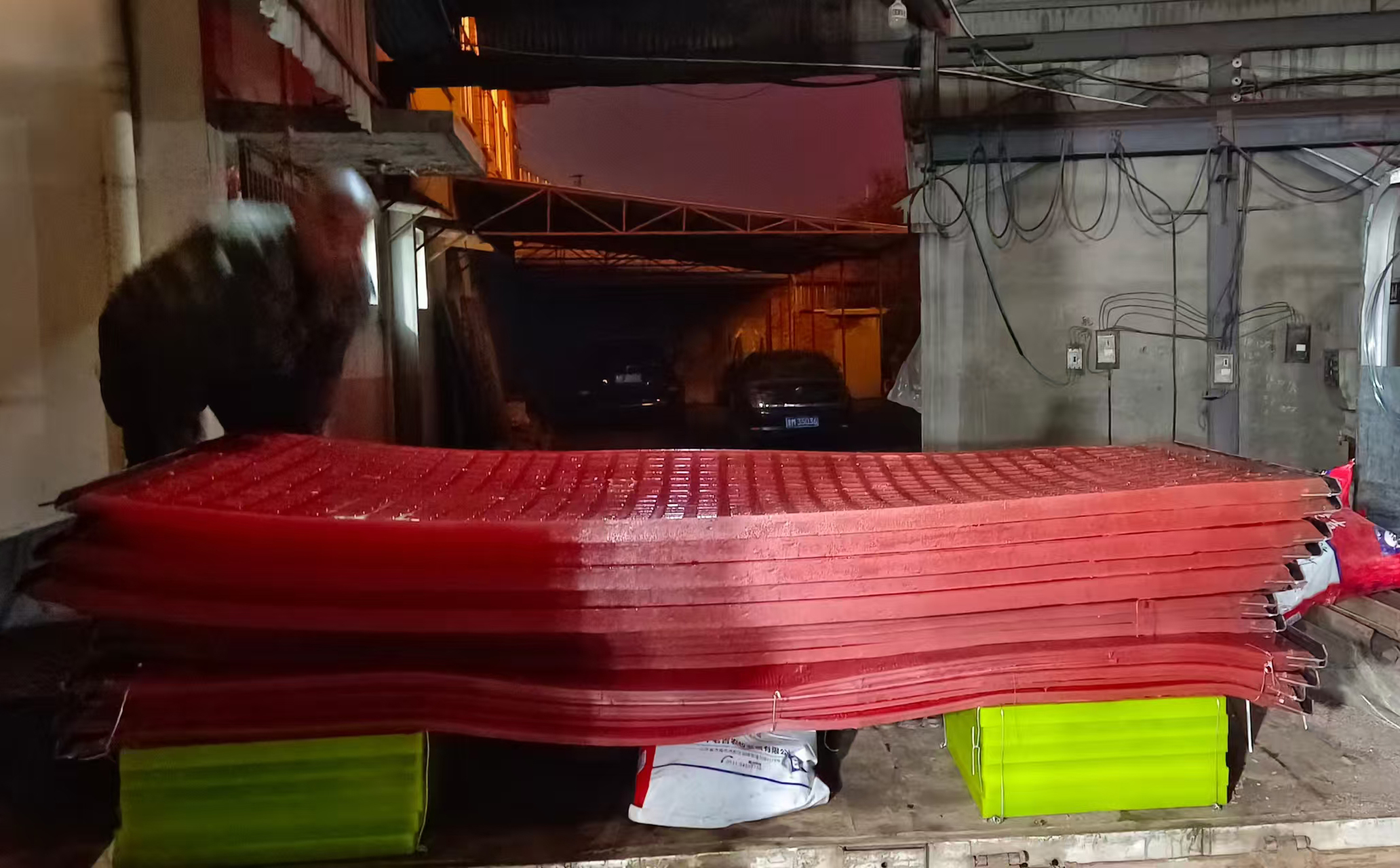 聚氨（ān）酯篩網裝車9.jpg